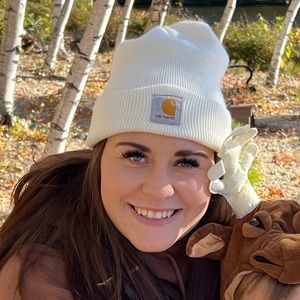 Meet your Posher, Taya